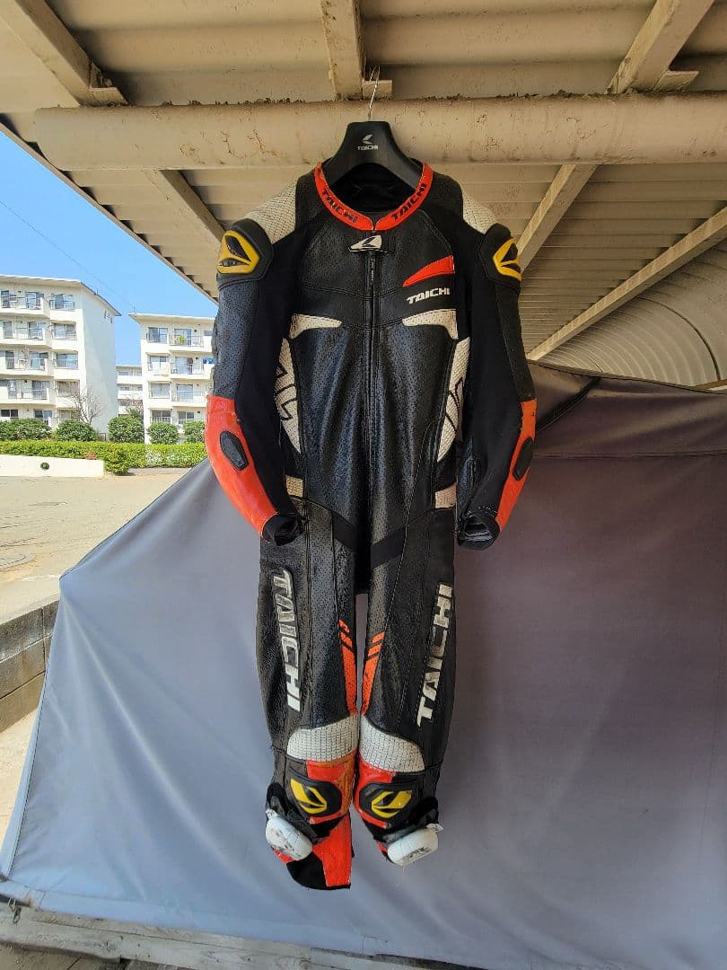 TAICHI レザー バイクツナギ LW 52