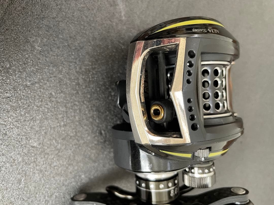 アブガルシア REVO LTZ AE74-Racing 8.01 左