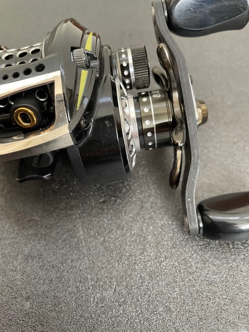 アブガルシア REVO LTZ AE74-Racing 8.01 左