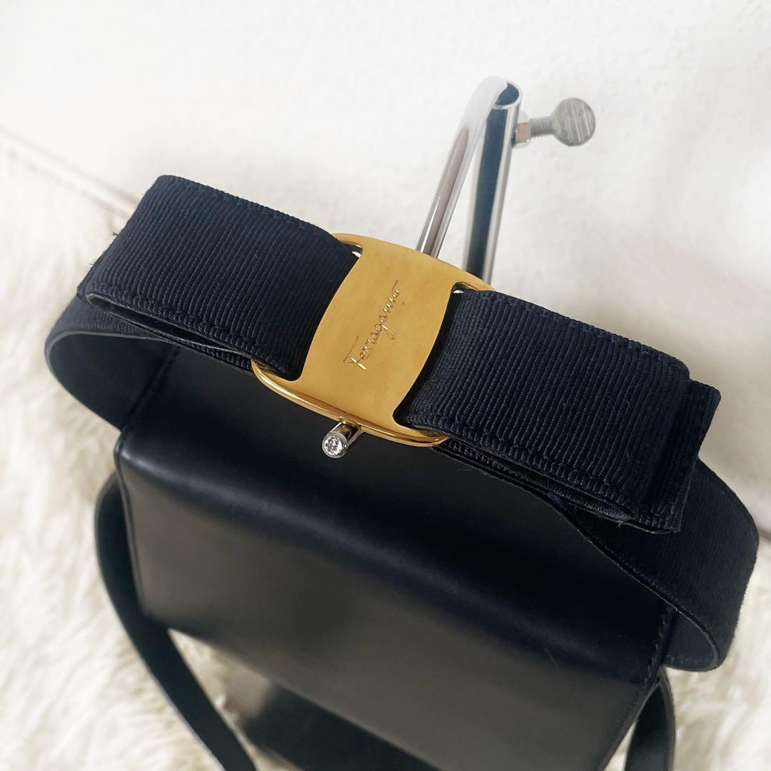 Salvatore Ferragamo ヴァラリボン 2way ショルダーバッグ