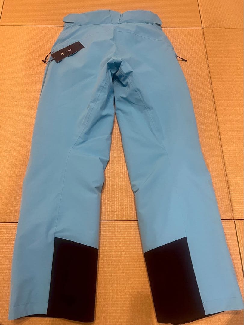 最終値下！未使用 ライトブルー スキーウェア上下フード付き