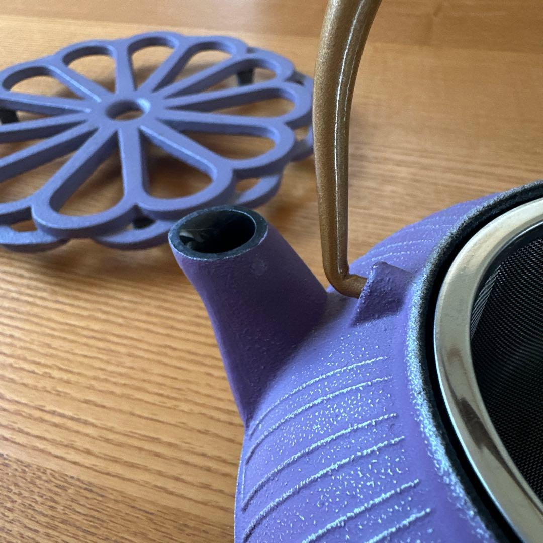 岩鋳の南部鉄器 急須 菊0.65Lラベンダーと釜敷 輪菊 艶消ラベンダーのセット