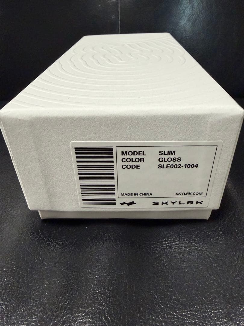 新品未使用品　SKYLRKサングラス GLOSS