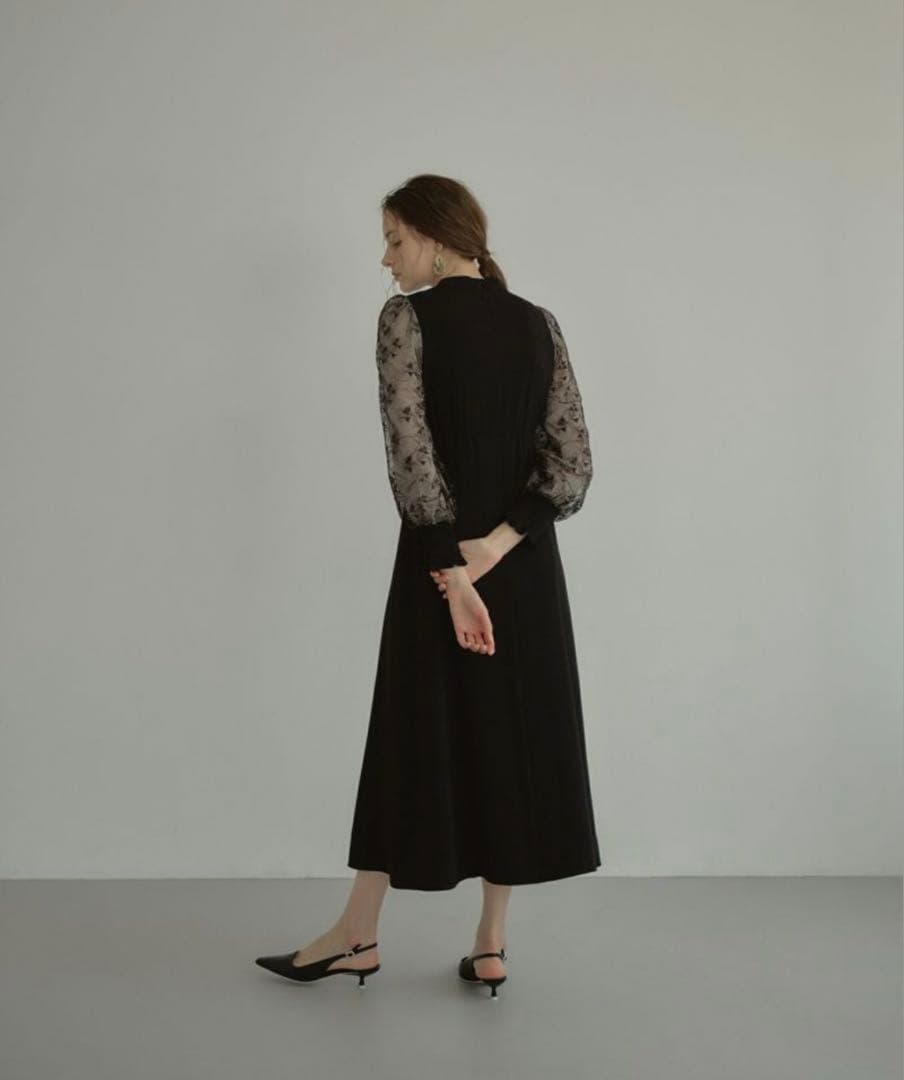 ANDRESD スリーブ刺繍ドレス 【Sサイズ】