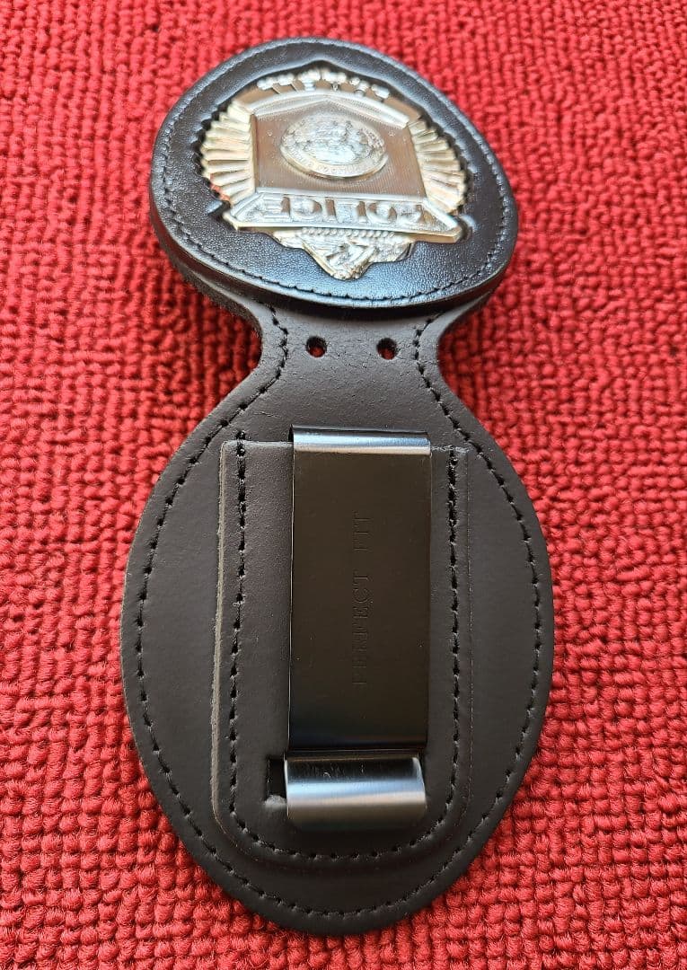米国ポリスバッジ【マサチューセッツ州 LOWELL警察】PF製バッジホルダー付