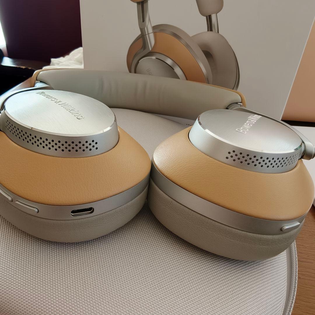 Bowers Wilkins PX8 ワイヤレスヘッドホン　タン