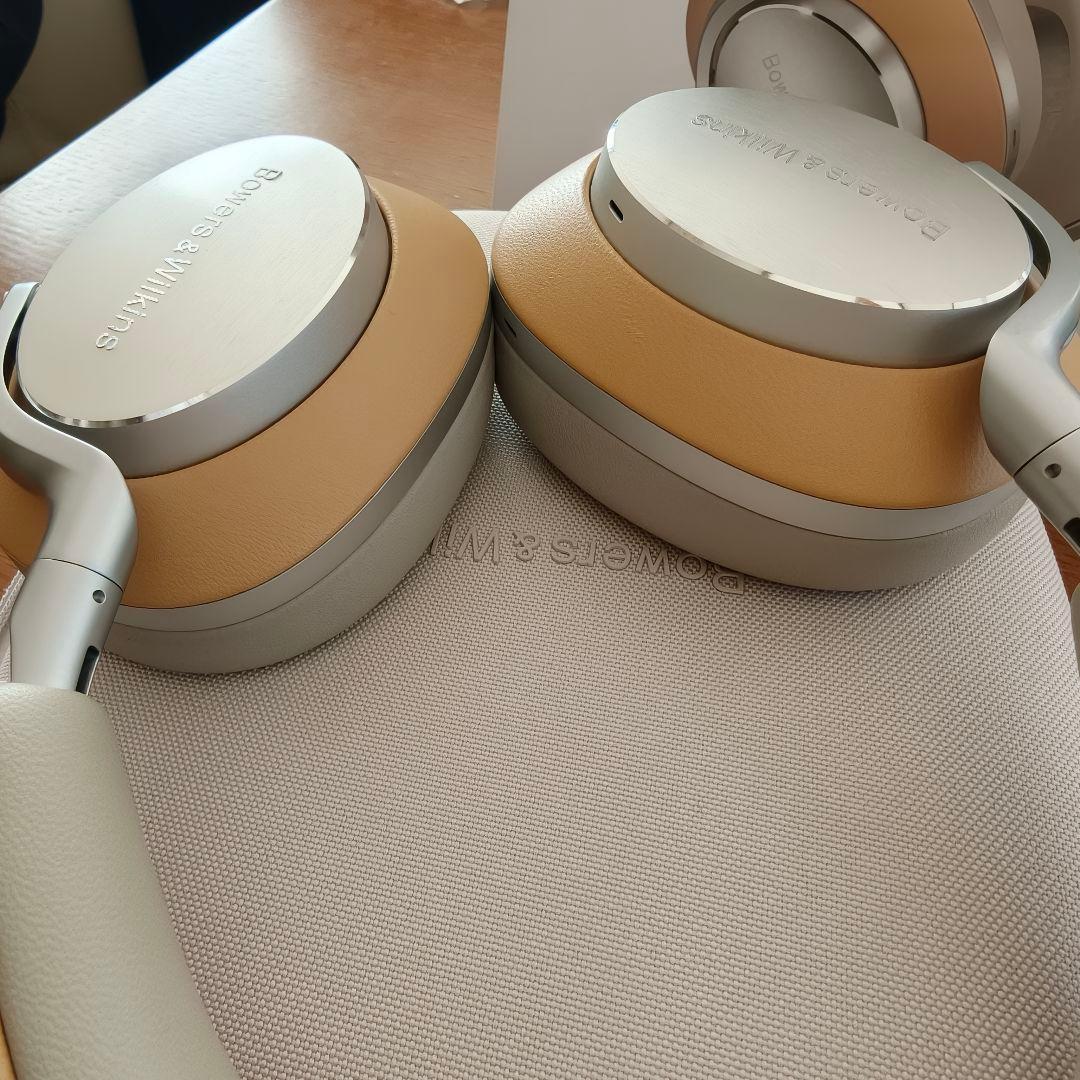 Bowers Wilkins PX8 ワイヤレスヘッドホン　タン