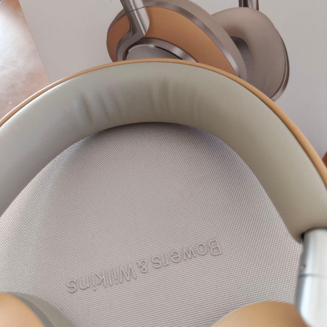 Bowers Wilkins PX8 ワイヤレスヘッドホン　タン