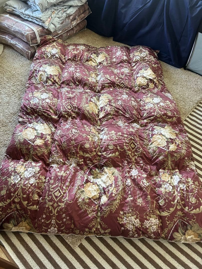 最高級羽毛掛け布団　中綿／ハンガリアンホワイトグースダウン95% 1.4Kg