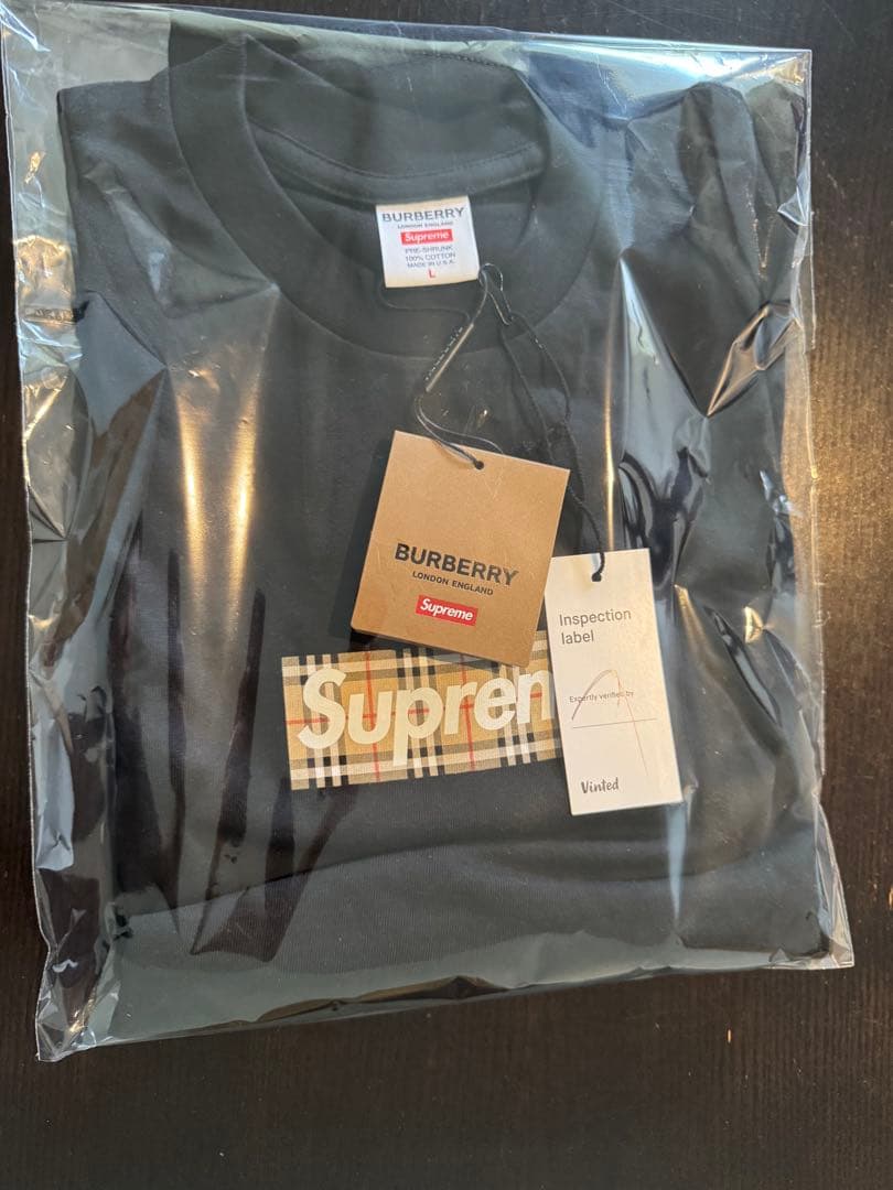 Burberry x Supreme Tシャツ