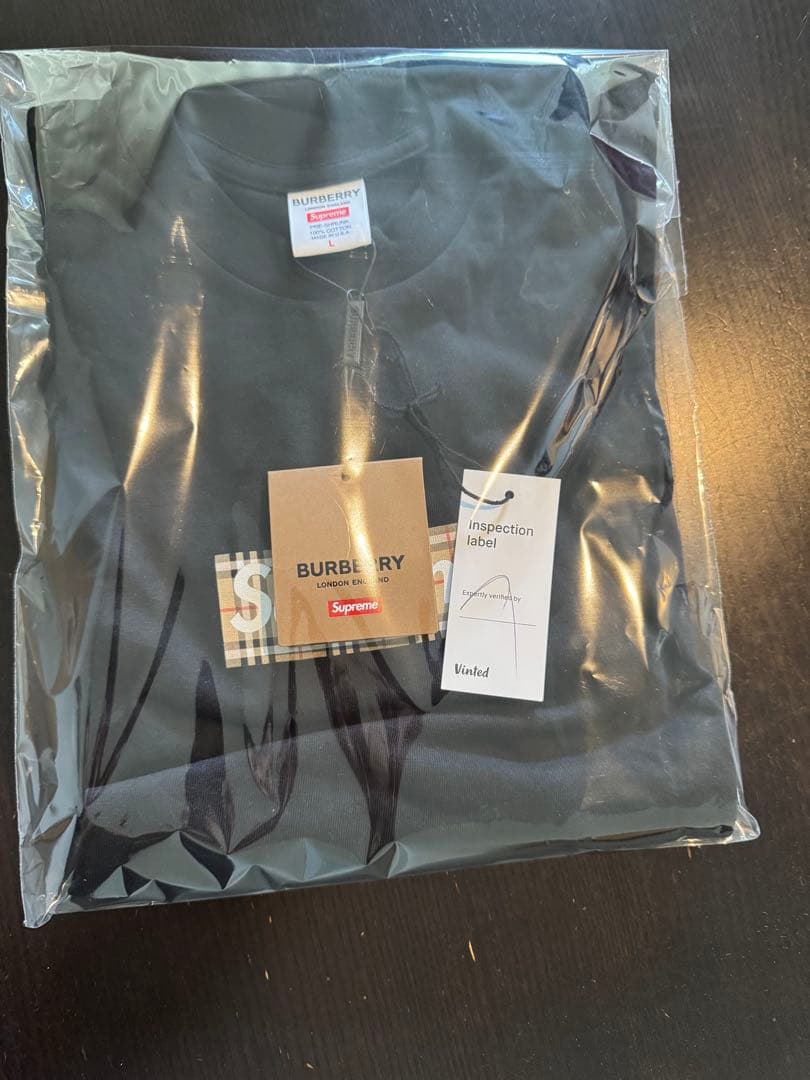 Burberry x Supreme Tシャツ
