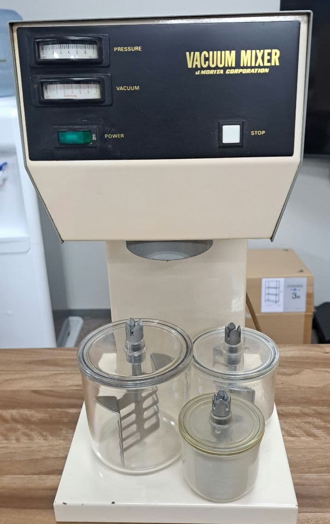 歯科技工　モリタ　バキュームミキサー　真空撹拌機　カップ付属　壁掛け可能