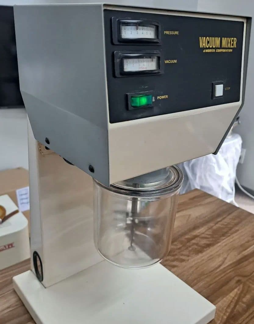 歯科技工　モリタ　バキュームミキサー　真空撹拌機　カップ付属　壁掛け可能