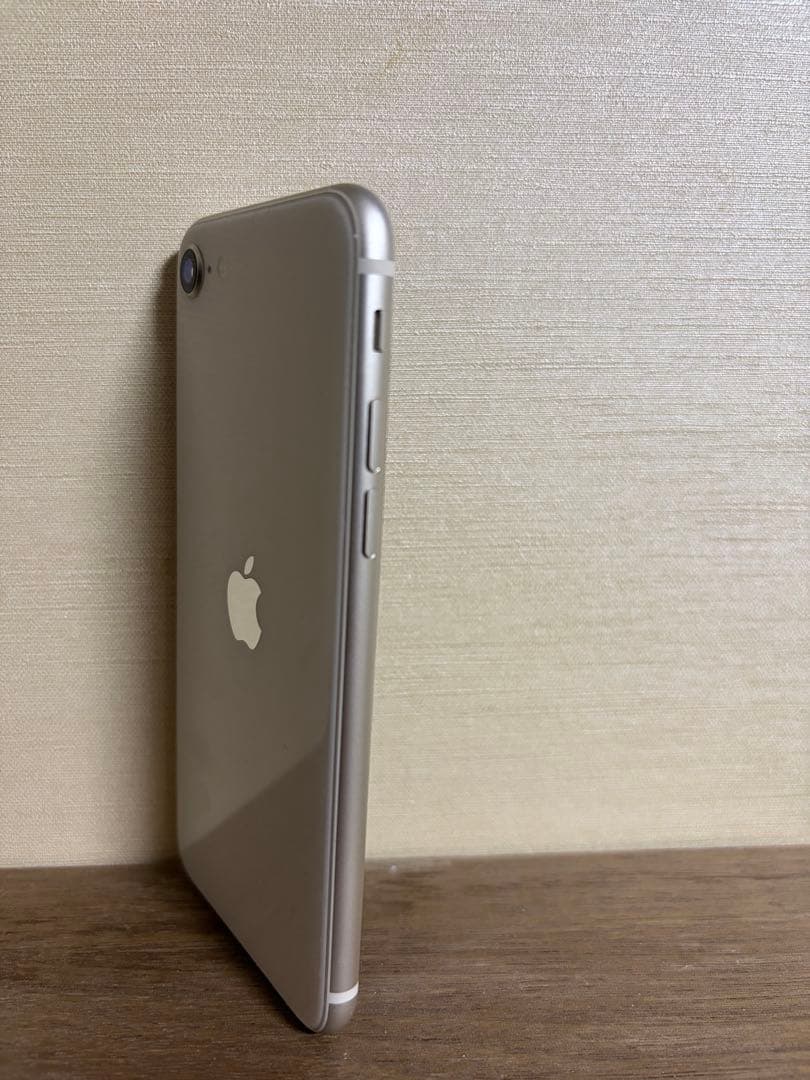 t*o様 iPhone SE 第二世代　ホワイト