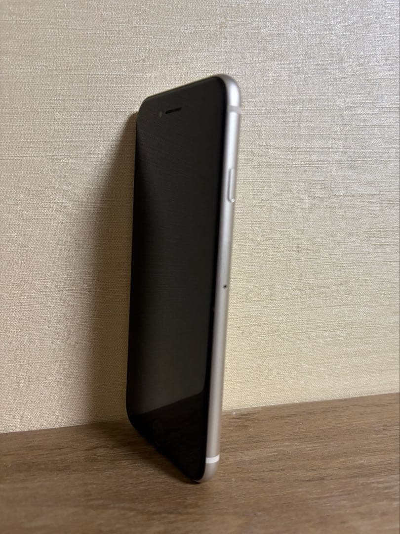 t*o様 iPhone SE 第二世代　ホワイト