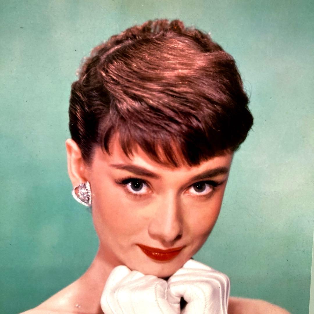 オードリー・ヘプバーン直筆サイン入り写真…