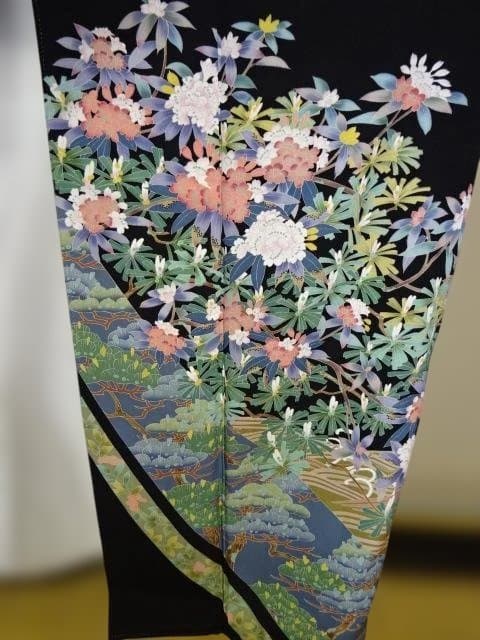 黒留袖　友禅染　落款入り　さが美