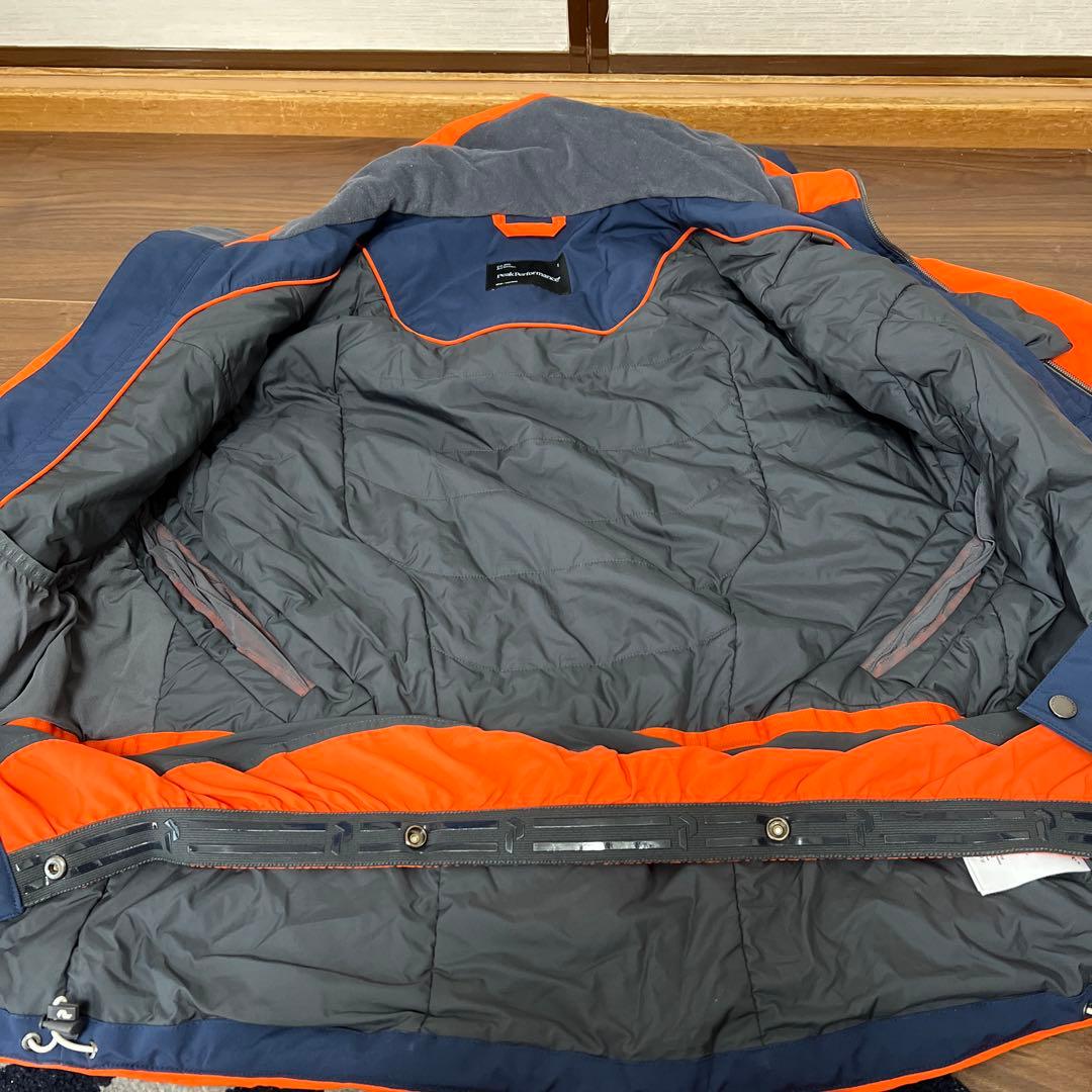 ピークパフォーマンス　スキースノボーウェアSサイズ上下セット