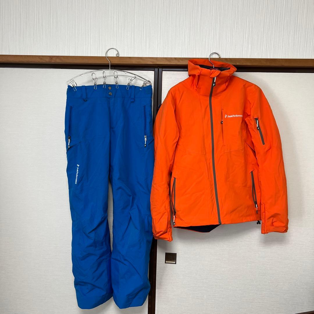 ピークパフォーマンス　スキースノボーウェアSサイズ上下セット