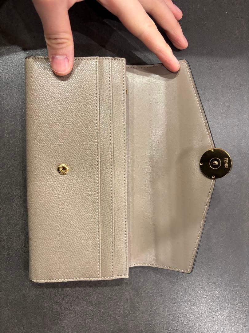 FENDI コンチネンタル長財布　ベージュ