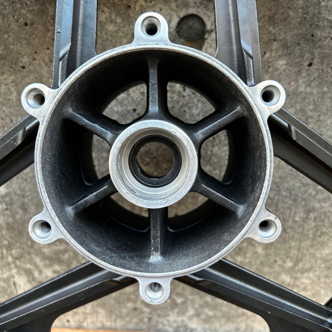 GPZ1000RX フロントホイール