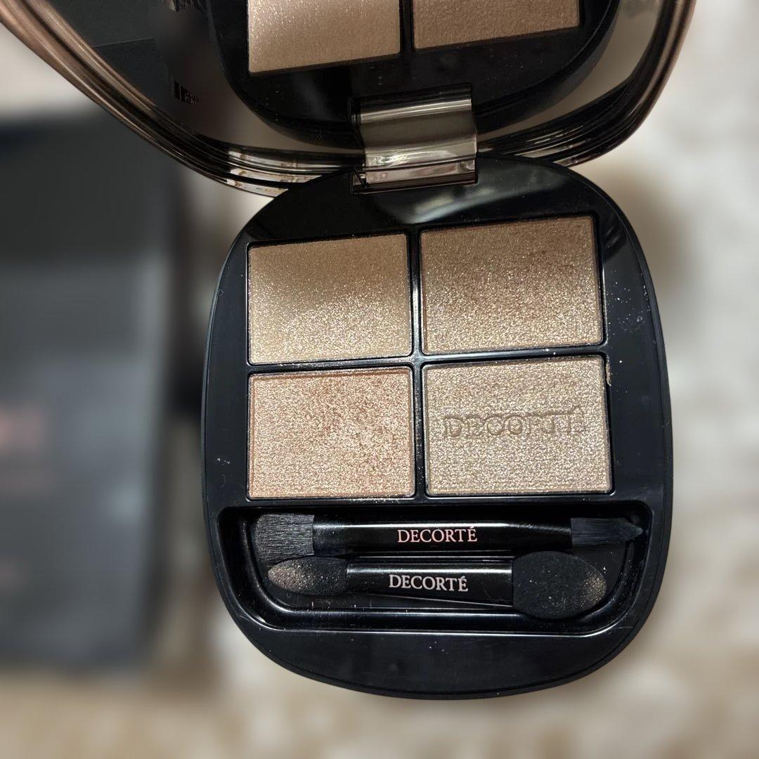 DECORTE スキンシャドウデザイニングアイパレット 09