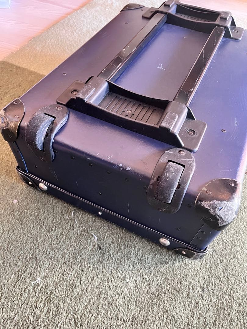 グローブトロッター　トランクネイビーキャリーオン機内持込可能