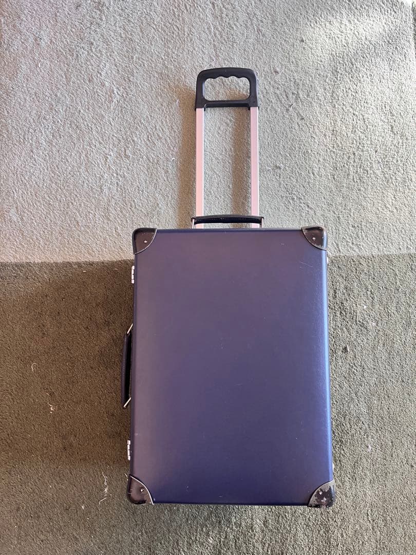 グローブトロッター　トランクネイビーキャリーオン機内持込可能