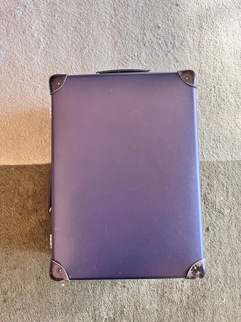 グローブトロッター　トランクネイビーキャリーオン機内持込可能