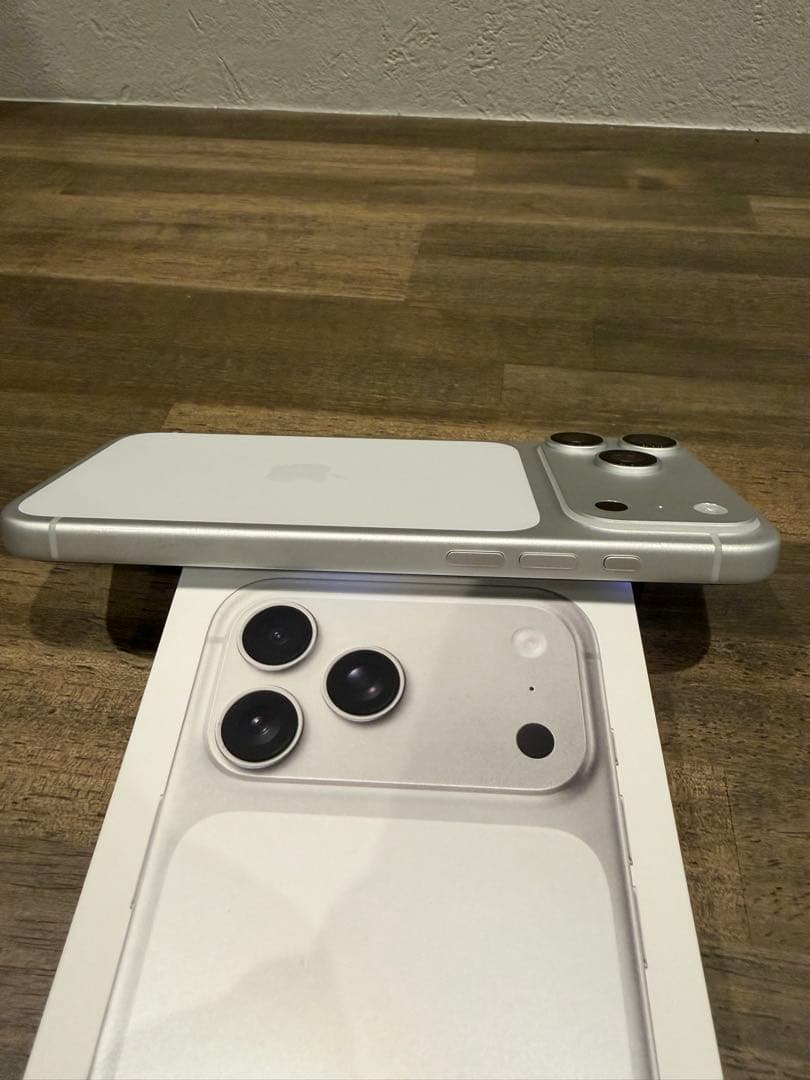 【美品】iPhone17promax 256GB シルバー