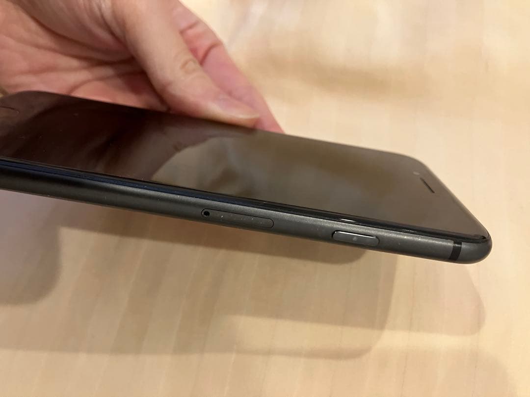 ♡*様 iPhone8 本体　スペースグレー