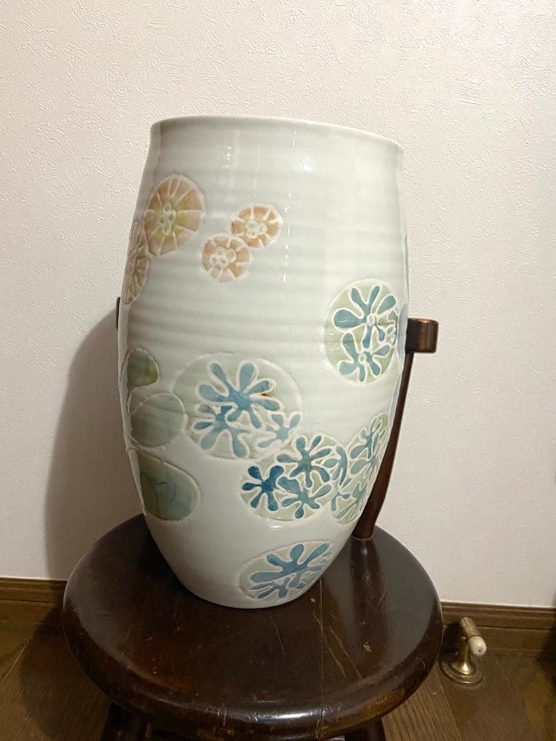 大東アリン　大きな花瓶　壺