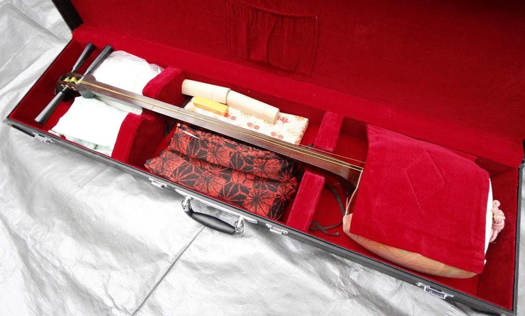 ■高級三味線■細棹 紅木 綾杉胴 バチ、ハードケース付き