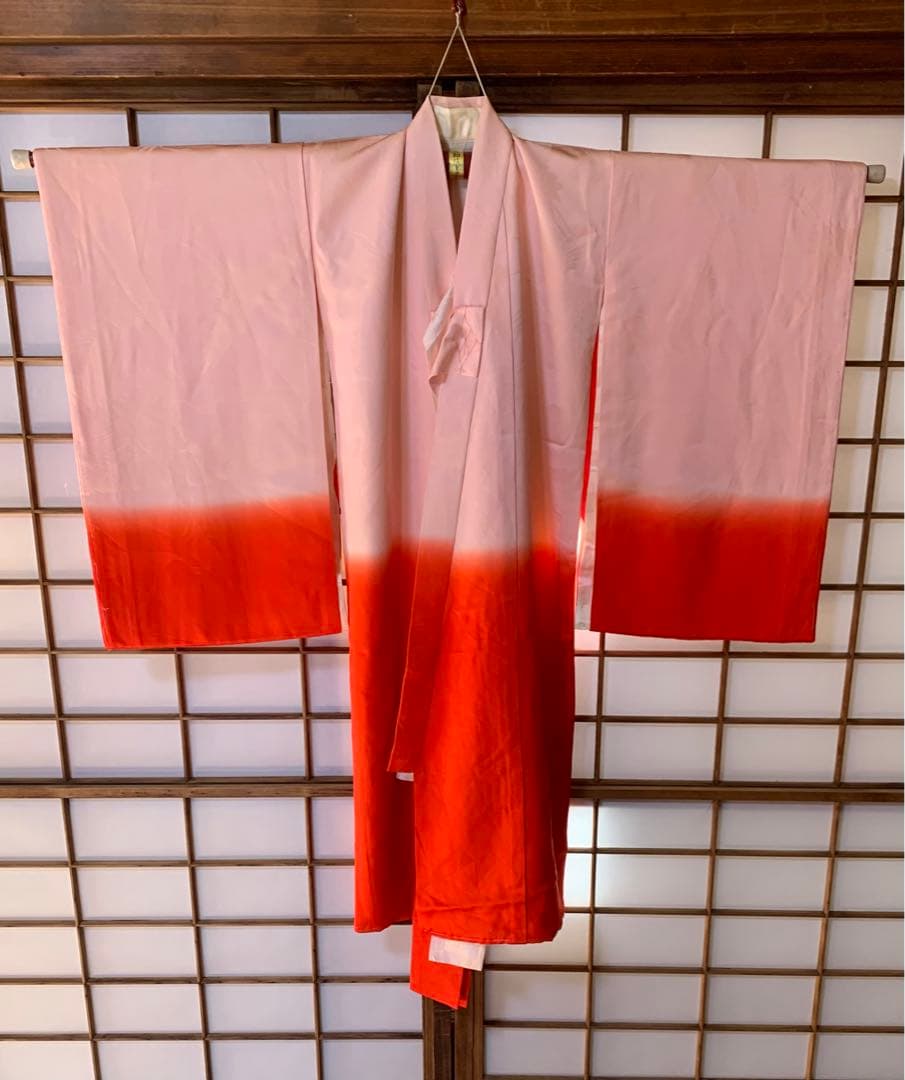 祝い着女子供 産着熨斗目着物 正絹綸子地 鶴の地織り柄にぼかし染め T67