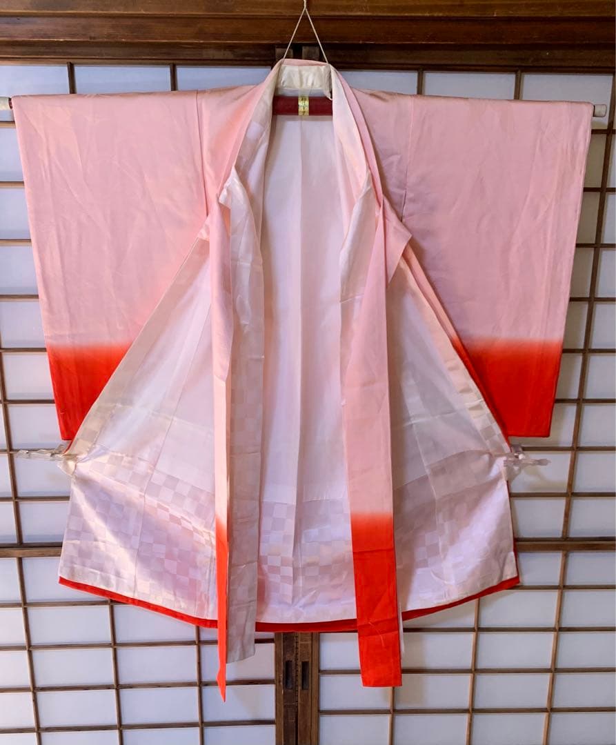 祝い着女子供 産着熨斗目着物 正絹綸子地 鶴の地織り柄にぼかし染め T67