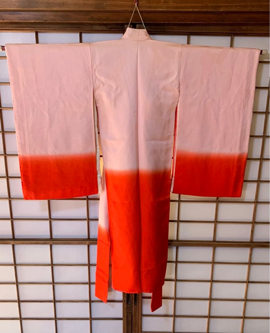 祝い着女子供 産着熨斗目着物 正絹綸子地 鶴の地織り柄にぼかし染め T67