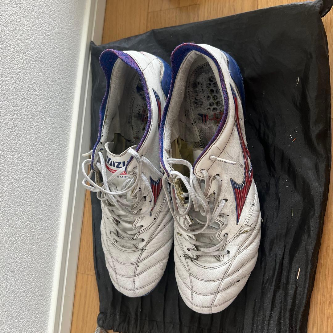 Mizuno モレリア　ホワイト/ブルー/レッド