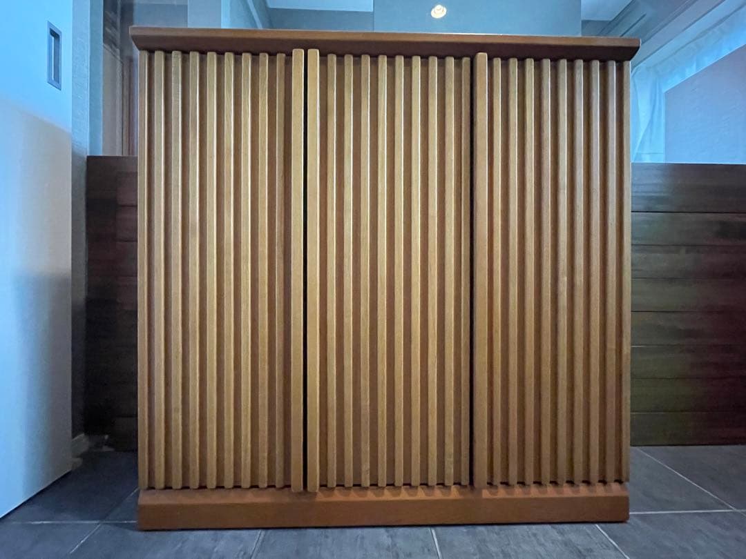 iwa-chan　■天然木 縦格子キャビネット/サイドボード W89cm■