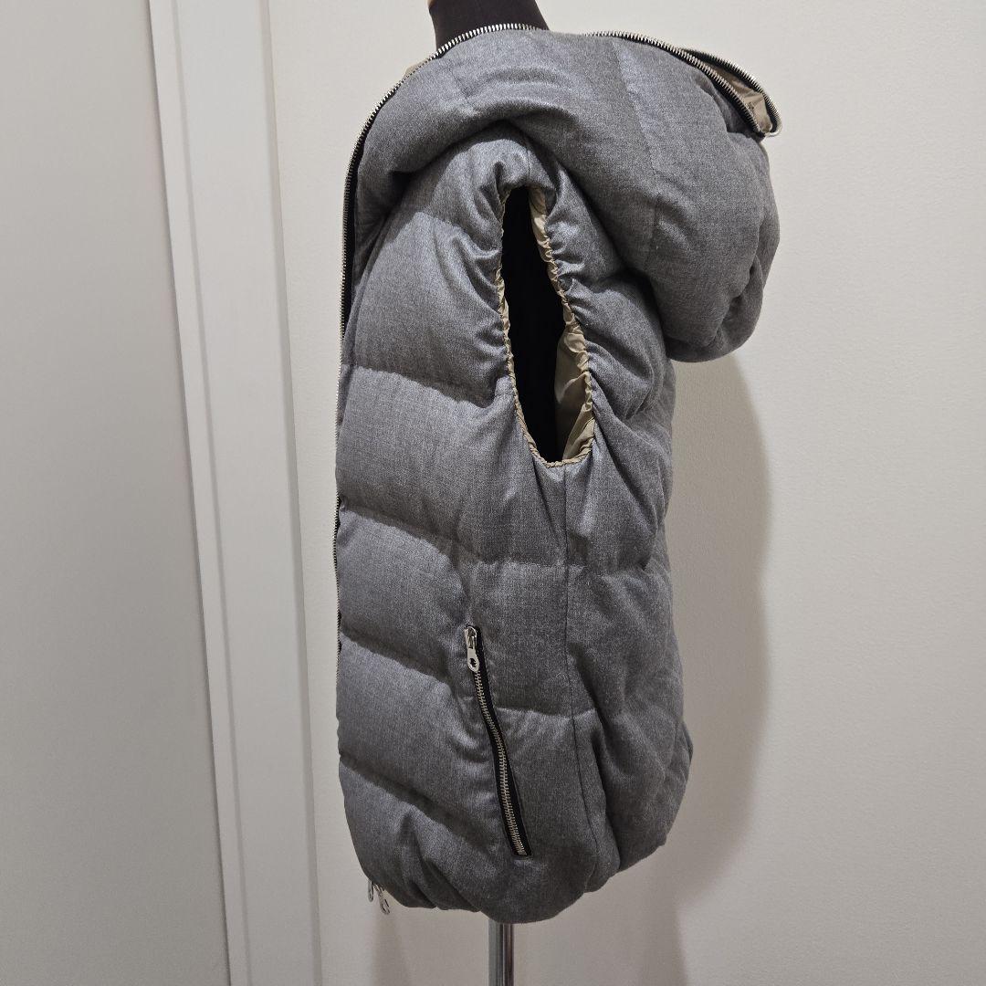 DUVETICA　フード付きダウンベスト　42　Gray　ギャランティカード付