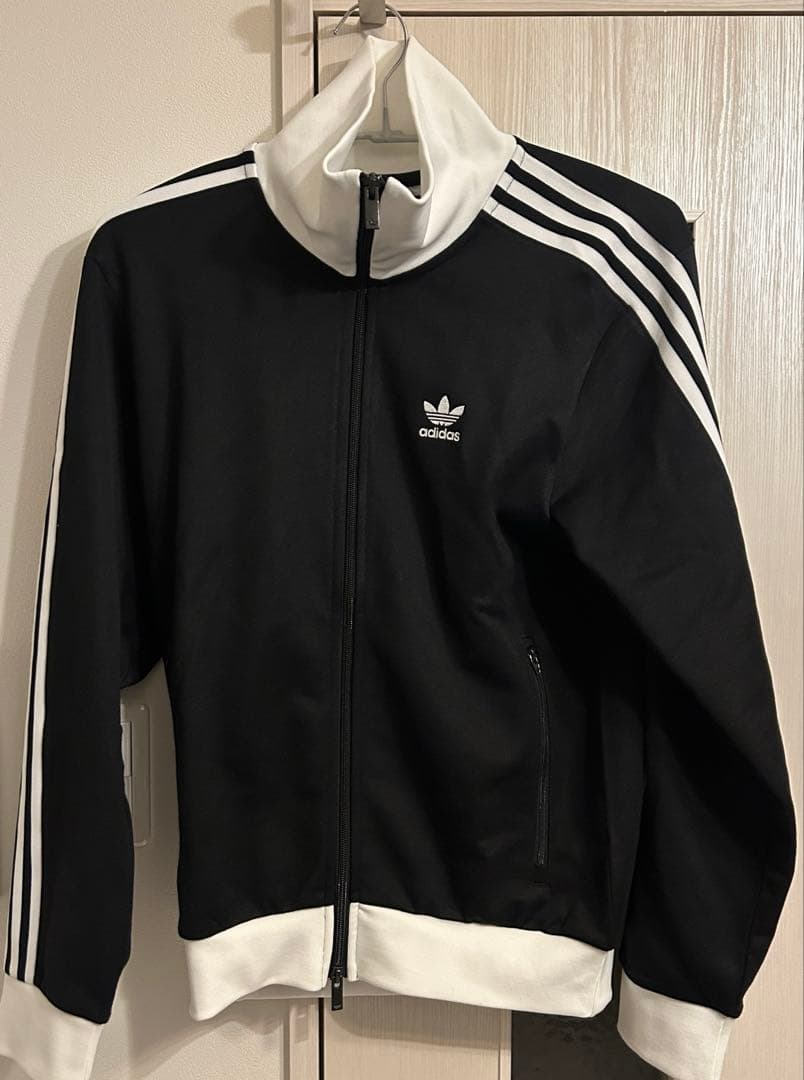 adidasトラックジャケット未使用　K-popアイドル着用