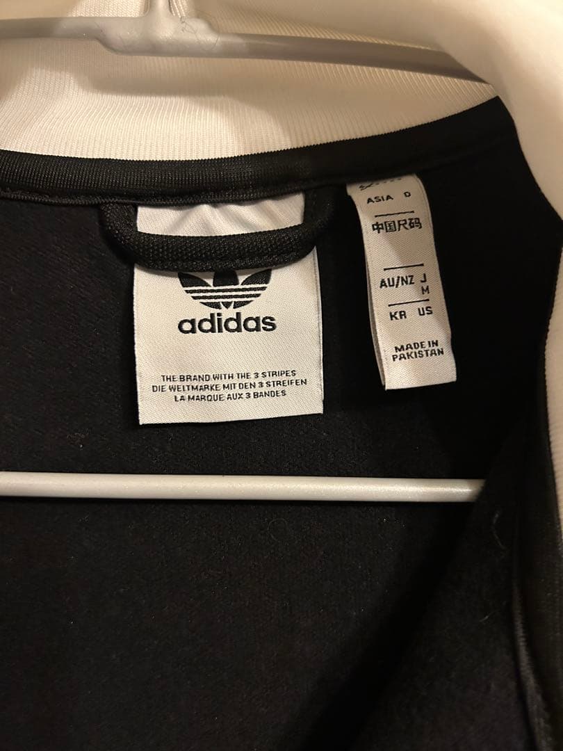 adidasトラックジャケット未使用　K-popアイドル着用