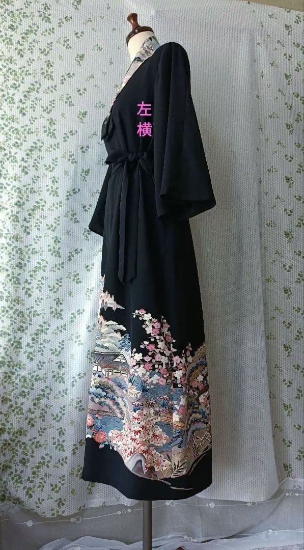 優しい柄♦♦️黒留袖ドレス♦友禅風・正絹・後ろホック【フリーサイズ】着物リメイク