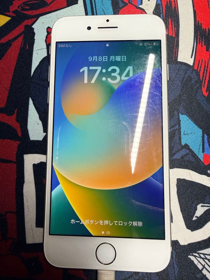 iPhone 8 ホワイト64GB simロックなし　電池83％