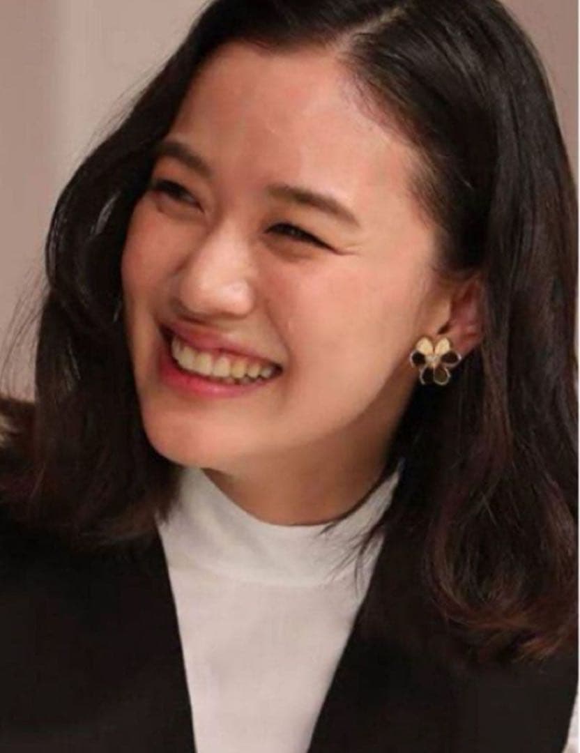 最高級✨ハイクオリティ✨ラージサイズ　ゴールド　ピアス　蒼井優　イヤリング可能