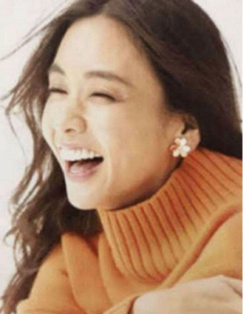 最高級✨ハイクオリティ✨ラージサイズ　ゴールド　ピアス　蒼井優　イヤリング可能