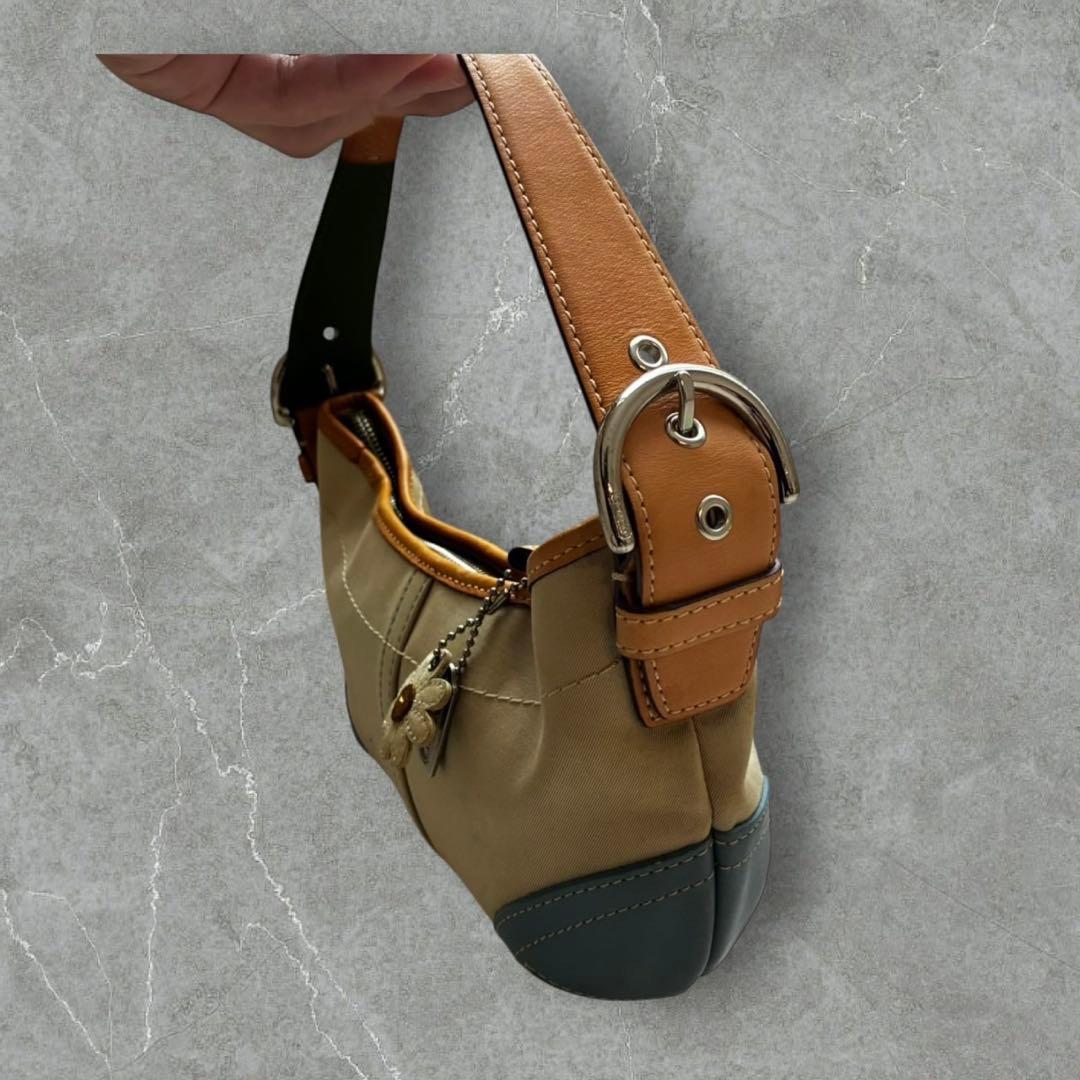 バッグ COACH Y2K multicolor flower shoulder bag