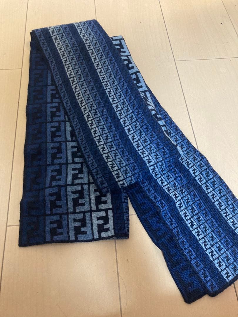 FENDI マフラー　メンズマフラー