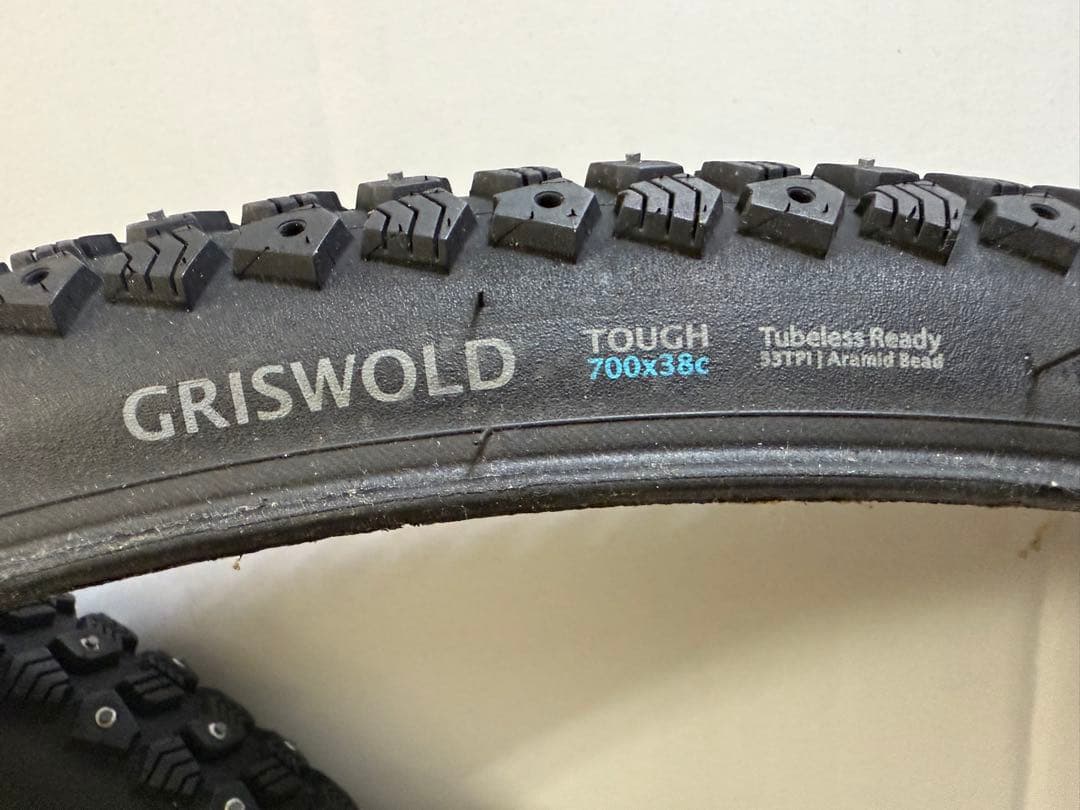 TERRENE GRISWOLD 700×38c スパイクタイヤ チューブレス