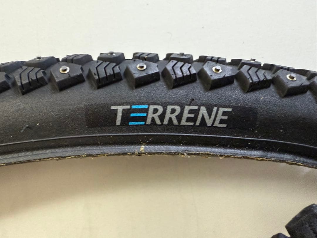 TERRENE GRISWOLD 700×38c スパイクタイヤ チューブレス