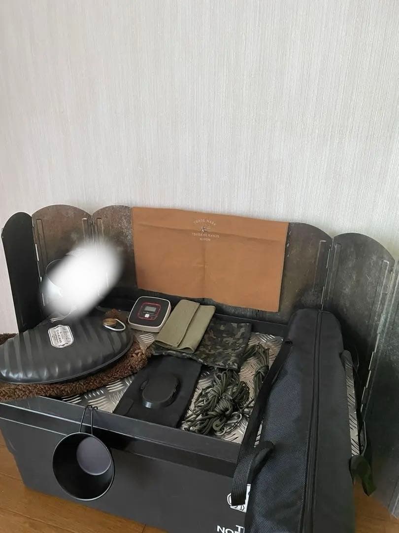 トランクカーゴ、テーブル、湯たんぽ、シュラフ、タープポール、風貌他　まとめ売り